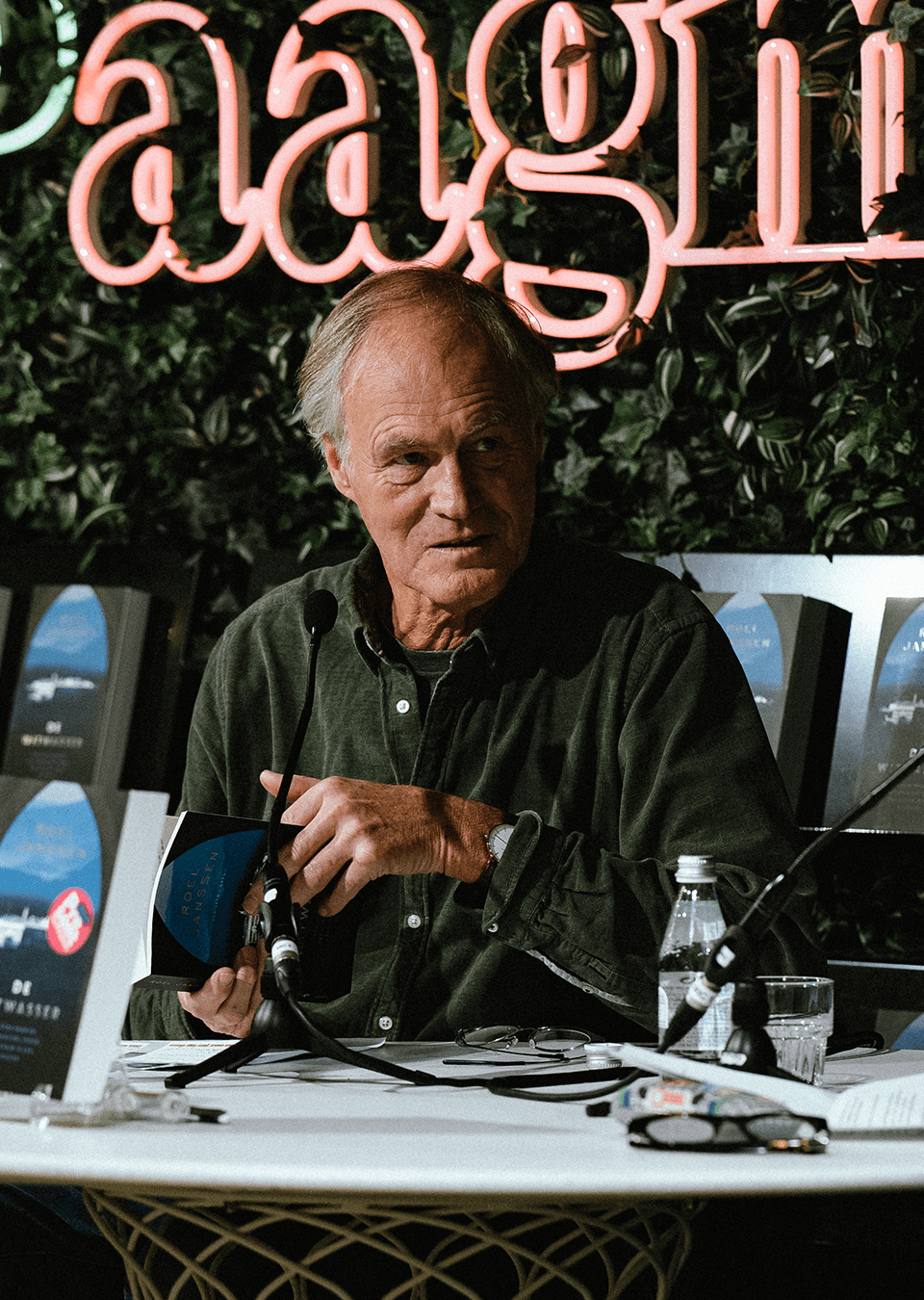 Roel Janssen bij boekhandel Paagman